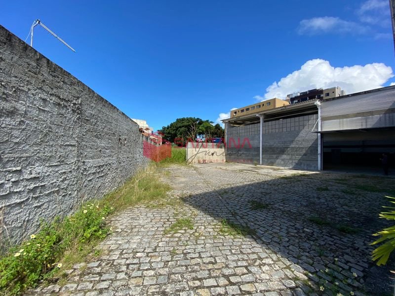 Galpão de 270m² para locação em Vilas do Atlântico.  (INDISPONÍVEL) Rua Leonardo R da Silva Lauro de Freitas - 