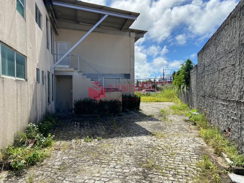 Galpão de 270m² para locação em Vilas do Atlântico.  (INDISPONÍVEL) Rua Leonardo R da Silva Lauro de Freitas - 