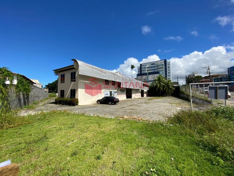 Galpão de 270m² para locação em Vilas do Atlântico.  (INDISPONÍVEL) Rua Leonardo R da Silva Lauro de Freitas - 