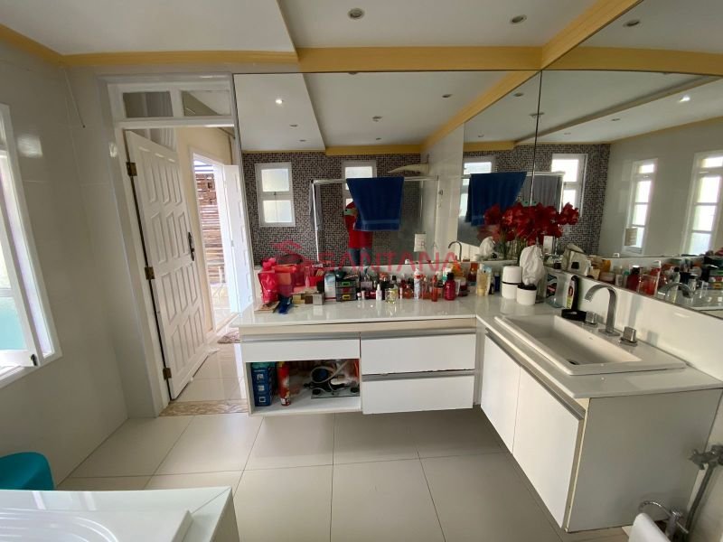 Casa 4 dormitórios 2 suítes 360m² 2 vagas Itapuã Salvador/BA (INDISPONÍVEL) Rua Londres. Avenida Dorival Caymmi Salvador - 