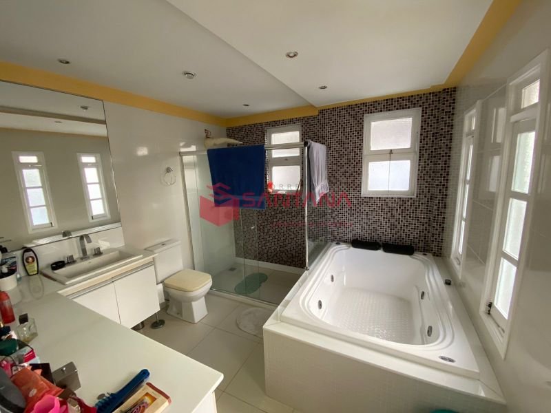 Casa 4 dormitórios 2 suítes 360m² 2 vagas Itapuã Salvador/BA (INDISPONÍVEL) Rua Londres. Avenida Dorival Caymmi Salvador - 