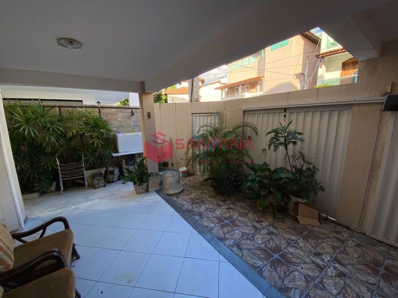 Casa 4 dormitórios 2 suítes 360m² 2 vagas Itapuã Salvador/BA (INDISPONÍVEL) Rua Londres. Avenida Dorival Caymmi Salvador - 
