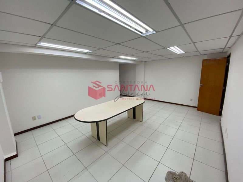 Comercial/Industrial 60m² Pitangueiras Lauro de Freitas/BA (INDISPONÍVEL) Avenida Luiz Tarquínio Pontes Lauro de Freitas - 