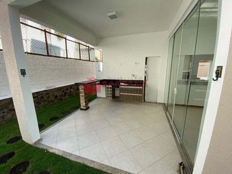 Casa em condomínio 3 três suítes, na Priscila Dutra. (INDISPONÍVEL) Rua Priscila B Dutra Lauro de Freitas - 