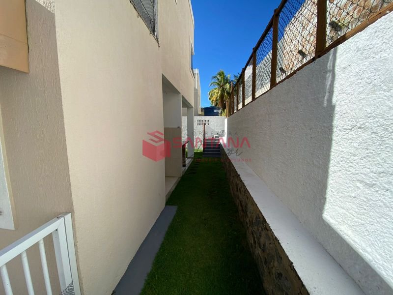 Casa em condomínio 3 três suítes, na Priscila Dutra. (INDISPONÍVEL) Rua Priscila B Dutra Lauro de Freitas - 
