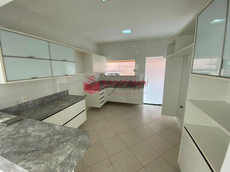 Casa em condomínio 3 três suítes, na Priscila Dutra. (INDISPONÍVEL) Rua Priscila B Dutra Lauro de Freitas - 