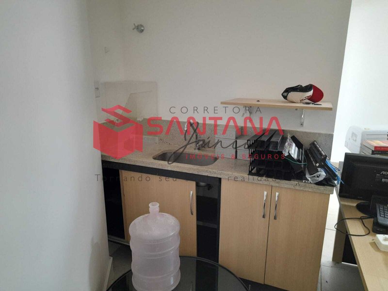 Sala com 42m² para locação em Buraquinho. Perfeita localização. (INDISPONÍVEL) Rua Francisco das Mercês Lauro de Freitas - 