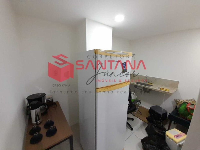 Sala com 42m² para locação em Buraquinho. Perfeita localização. (INDISPONÍVEL) Rua Francisco das Mercês Lauro de Freitas - 