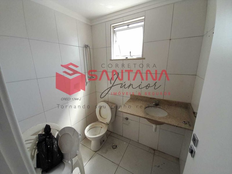 Sala com 42m² para locação em Buraquinho. Perfeita localização. (INDISPONÍVEL) Rua Francisco das Mercês Lauro de Freitas - 
