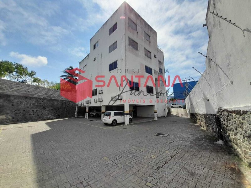 Sala com 42m² para locação em Buraquinho. Perfeita localização. (INDISPONÍVEL) Rua Francisco das Mercês Lauro de Freitas - 