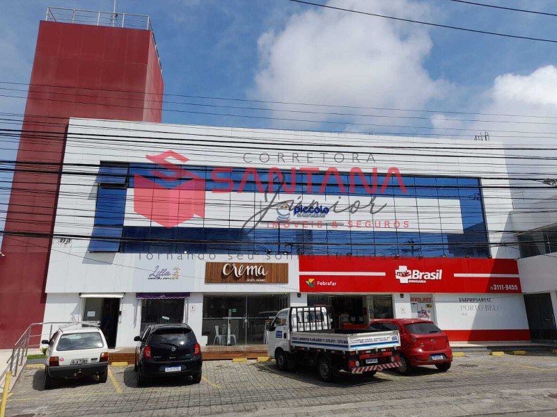 Sala com 42m² para locação em Buraquinho. Perfeita localização. (INDISPONÍVEL) Rua Francisco das Mercês Lauro de Freitas - 