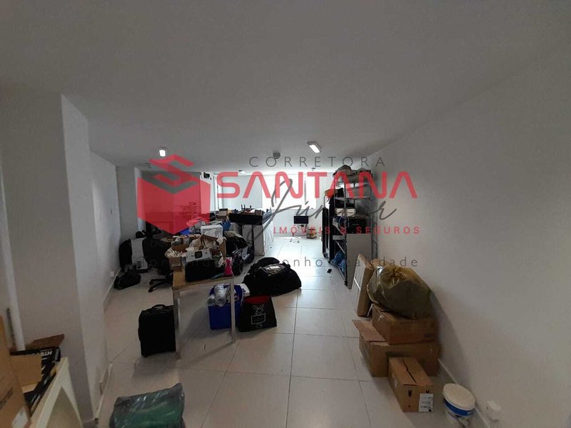 Sala com 42m² para locação em Buraquinho. Perfeita localização. (INDISPONÍVEL) Rua Francisco das Mercês Lauro de Freitas - 
