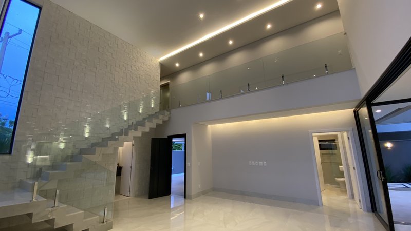Sobrado de luxo em condomínio! Rua imperador, Campo Grande - 