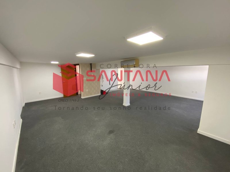 Loja de frente para o arco de Vilas do Atlântico. (INDISPONÍVEL) Avenida Luiz Tarquínio Pontes Lauro de Freitas - 