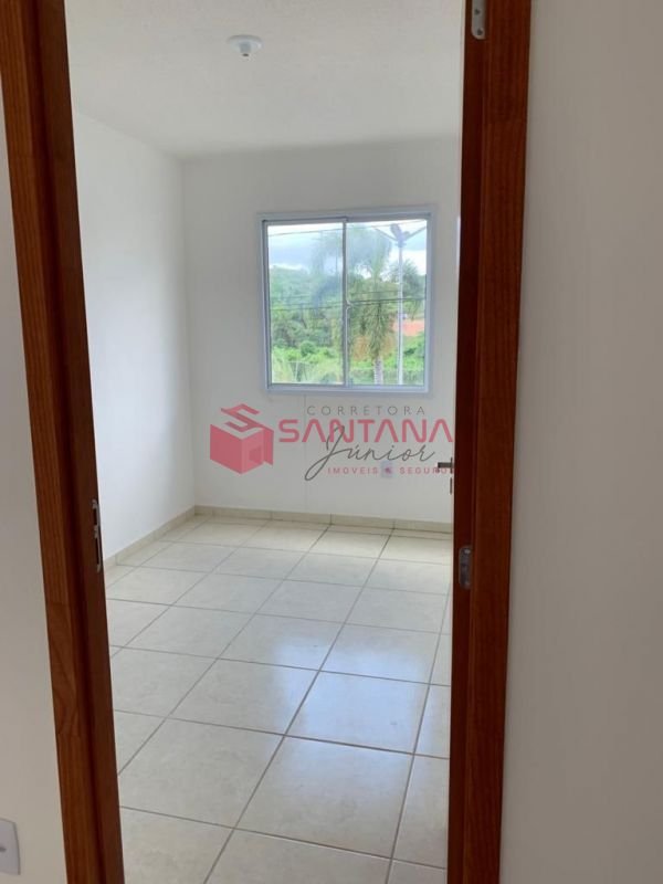 Apartamento 2/4 sendo um suíte em Camaçari. (INDISPONÍVEL) Rua São Francisco de Assis Camaçari - 