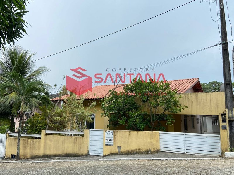 Casa 3/4 com suíte e área verde, no condomínio Chácara Suiças. (INDISPONÍVEL) Rua 15 de Janeiro Lauro de Freitas - 