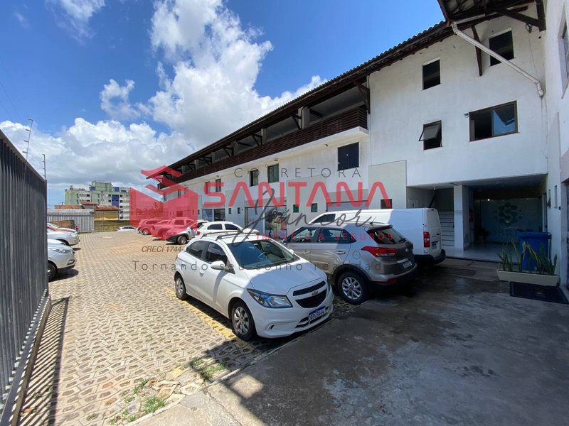 Loja térrea, em empresarial a um minuto da Estrada do Coco.(INDISPONÍVEL) Rua Gilvan Fernandes Lauro de Freitas - 
