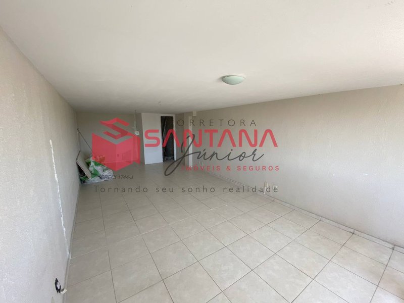 Loja térrea, em empresarial a um minuto da Estrada do Coco.(INDISPONÍVEL) Rua Gilvan Fernandes Lauro de Freitas - 