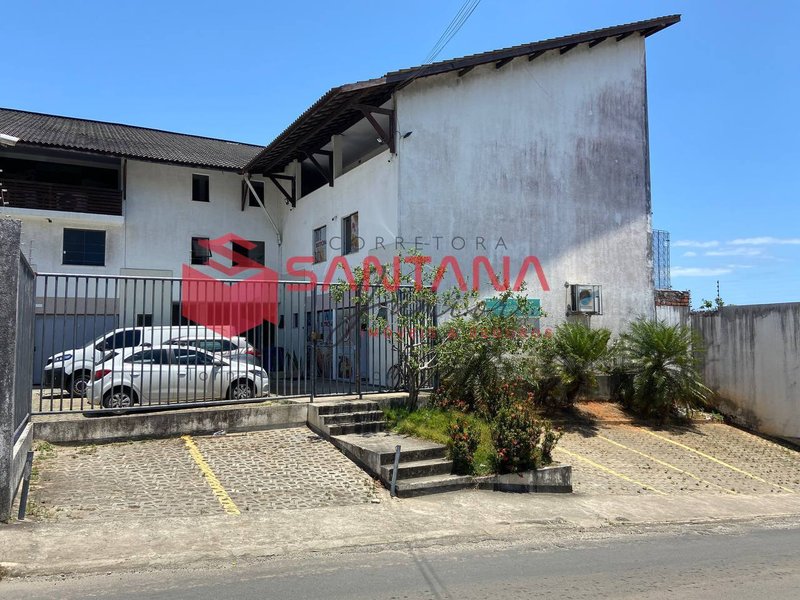 Loja térrea, em empresarial a um minuto da Estrada do Coco.(INDISPONÍVEL) Rua Gilvan Fernandes Lauro de Freitas - 