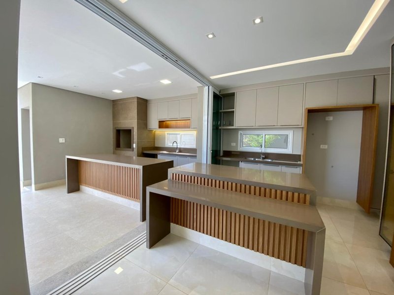 Este é o lar dos seus sonhos! Rua Domingos Martinez Campo Grande - 