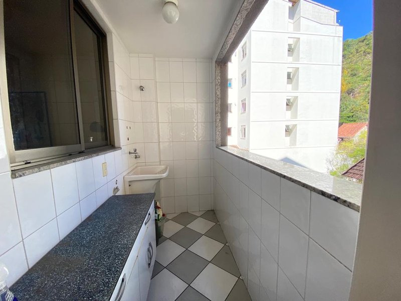 Ótimo apartamento de 60,40 mts² com 2 quartos, sala com sacada, 2 banheiros  Nova Friburgo - 