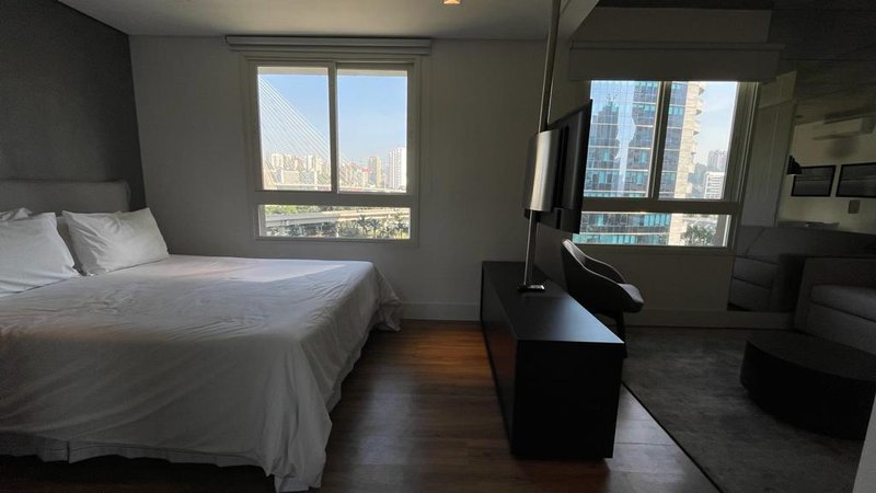 Apartamento locação 1 Quarto, Cidade Monções R$ 5.580,00 Rua Jean Peltier São Paulo - 