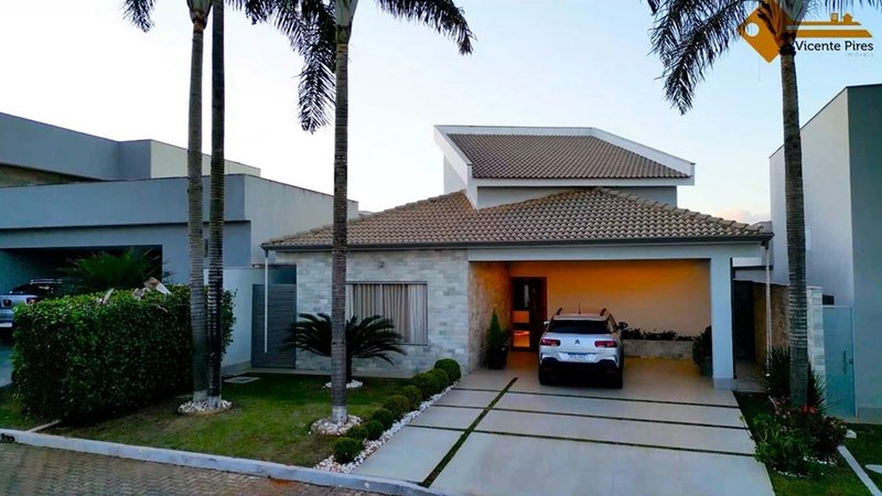 Casa Luxuosa c/3 Suítes e Área de Lazer - Condomínio Americano (Rua 10A) Vicente Pires (Rua 10A) Brasília - 