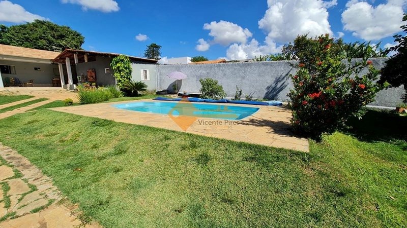 Casa Maravilhosa c/ 4 Quartos - Área de Lazer Completa - Brasília - 