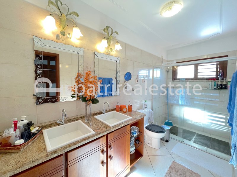 Casa 362 m² Terreno de 575 m² Condomínio Quintas do Lago 5 Suites 6 wc 2 vagas Eusebio CE Avenida José Morais de Almeida Eusébio - 