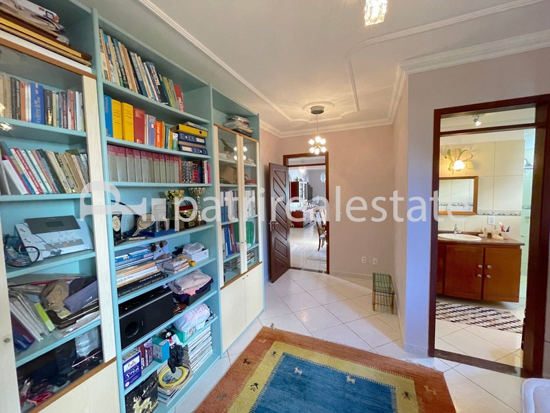Casa 362 m² Terreno de 575 m² Condomínio Quintas do Lago 5 Suites 6 wc 2 vagas Eusebio CE Avenida José Morais de Almeida Eusébio - 