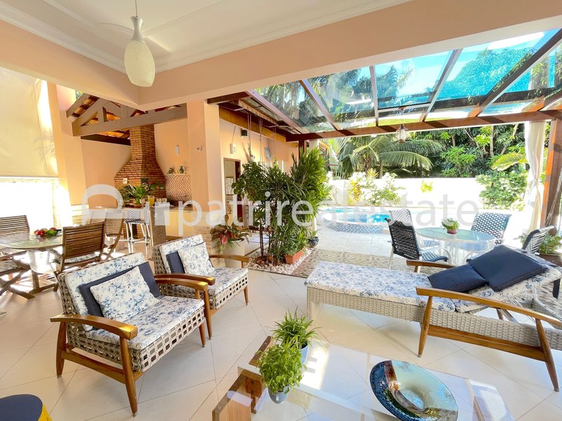 Casa 362 m² Terreno de 575 m² Condomínio Quintas do Lago 5 Suites 6 wc 2 vagas Eusebio CE Avenida José Morais de Almeida Eusébio - 