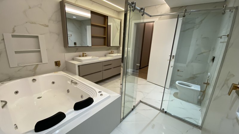 ? Luxuosa Residência em Condomínio Fechado - Uma Oportunidade Única! Rua Domingos Martinez Campo Grande - 