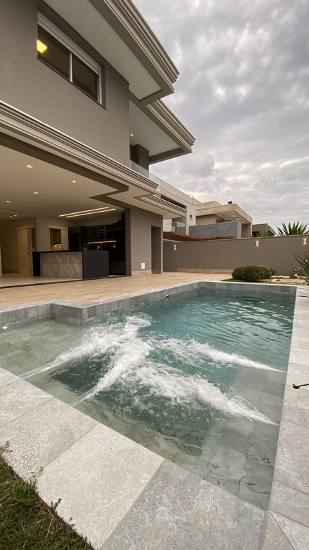 ? Luxuosa Residência em Condomínio Fechado - Uma Oportunidade Única! Rua Domingos Martinez Campo Grande - 
