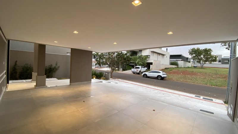 ? Luxuosa Residência em Condomínio Fechado - Uma Oportunidade Única! Rua Domingos Martinez Campo Grande - 