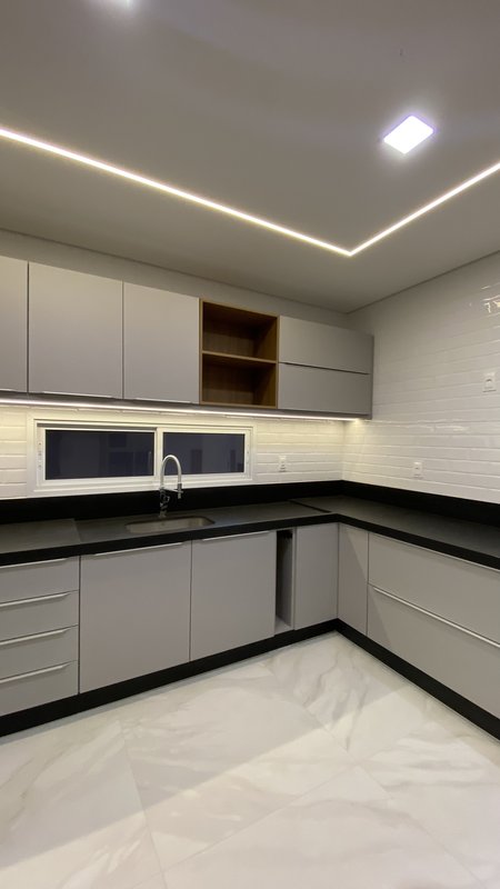 ? Luxuosa Residência em Condomínio Fechado - Uma Oportunidade Única! Rua Domingos Martinez Campo Grande - 