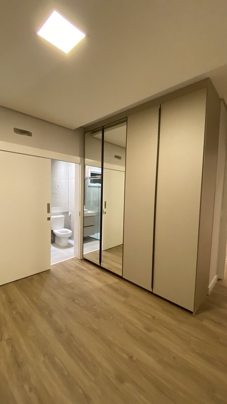 ? Luxuosa Residência em Condomínio Fechado - Uma Oportunidade Única! Rua Domingos Martinez Campo Grande - 