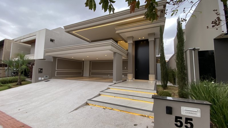 ? Luxuosa Residência em Condomínio Fechado - Uma Oportunidade Única! Rua Domingos Martinez Campo Grande - 