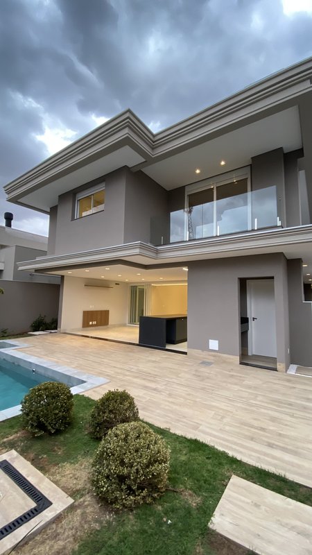 ? Luxuosa Residência em Condomínio Fechado - Uma Oportunidade Única! Rua Domingos Martinez Campo Grande - 