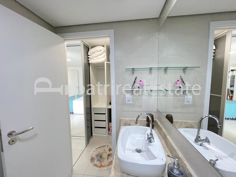Apartamento 115 m² mobiliado no Golf Ville 3 Suítes 4 Banheiros 2 vagas Porto das Dunas CE Av. Oceano Indico Aquiraz - 