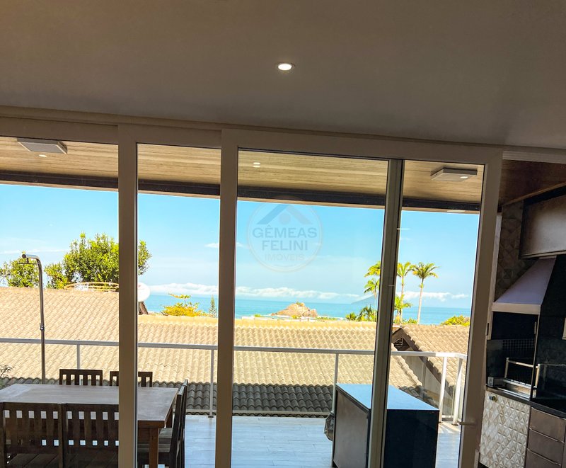 Casa em Condomínio Vista Mar na Praia de Juquehy com 4 suítes - São Sebastião - 