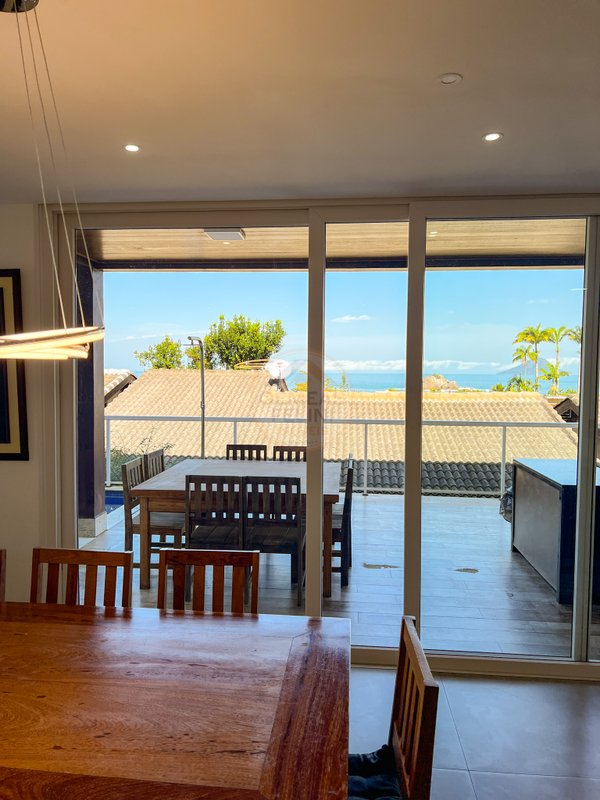 Casa em Condomínio Vista Mar na Praia de Juquehy com 4 suítes - São Sebastião - 