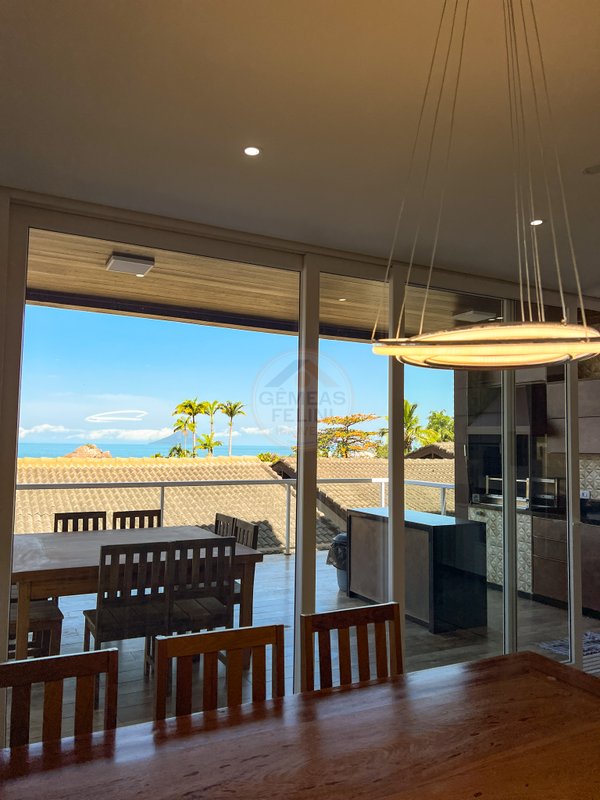 Casa em Condomínio Vista Mar na Praia de Juquehy com 4 suítes - São Sebastião - 