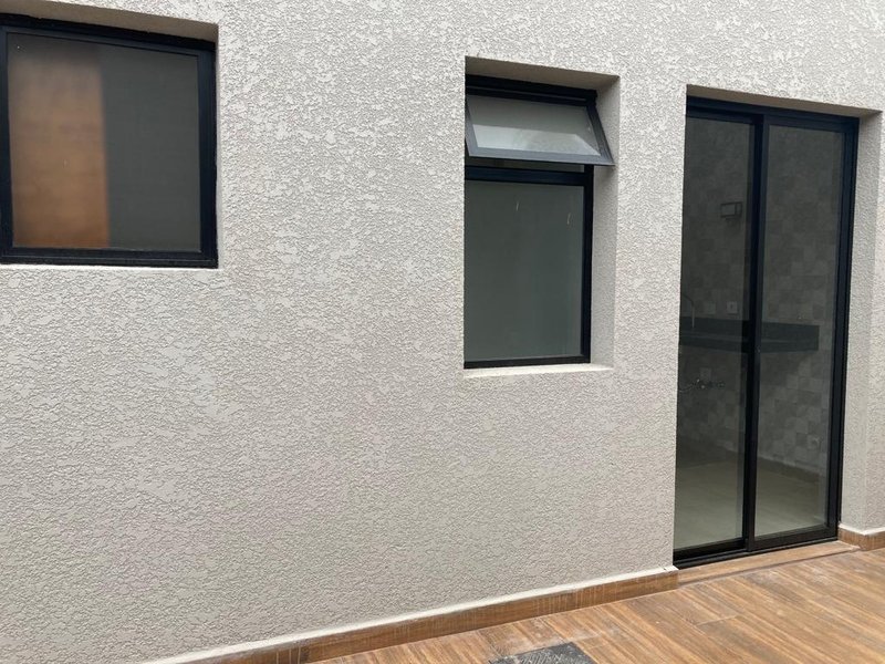 Trata - se de uma Casa no Nova Jaguari com 163m² com 2 dormitórios, suite e 2 vagas; Estrada Jaguari Santana de Parnaíba - 