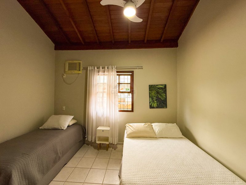 Casa em Condomínio com 2 suítes na Praia de Juquehy - LOCAÇÃO DIÁRIA, ANUAL E VENDA  São Sebastião - 