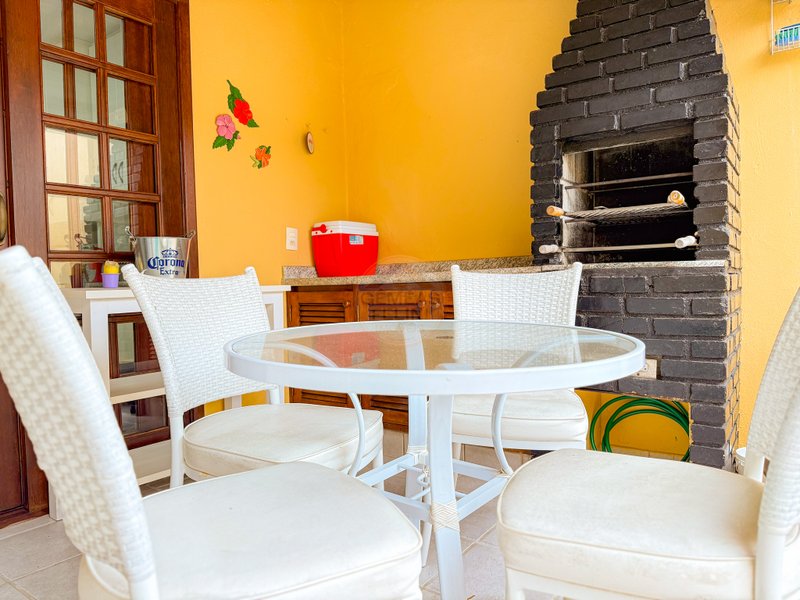 Casa em Condomínio com 2 suítes na Praia de Juquehy - LOCAÇÃO DIÁRIA, ANUAL E VENDA  São Sebastião - 