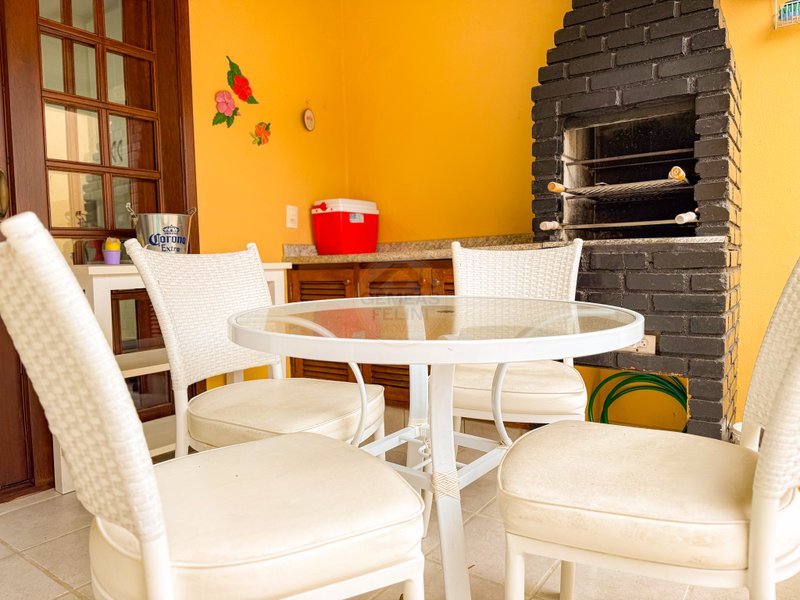 Casa em Condomínio com 2 suítes na Praia de Juquehy - LOCAÇÃO DIÁRIA, ANUAL E VENDA  São Sebastião - 