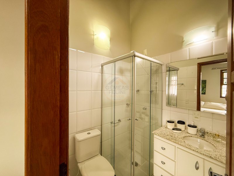 Casa em Condomínio com 2 suítes na Praia de Juquehy - LOCAÇÃO DIÁRIA, ANUAL E VENDA  São Sebastião - 