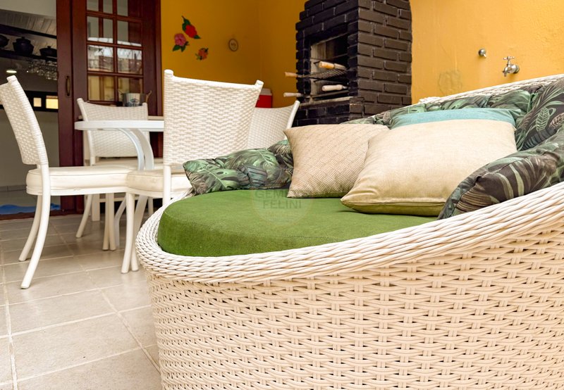 Casa em Condomínio com 2 suítes na Praia de Juquehy - LOCAÇÃO DIÁRIA, ANUAL E VENDA  São Sebastião - 