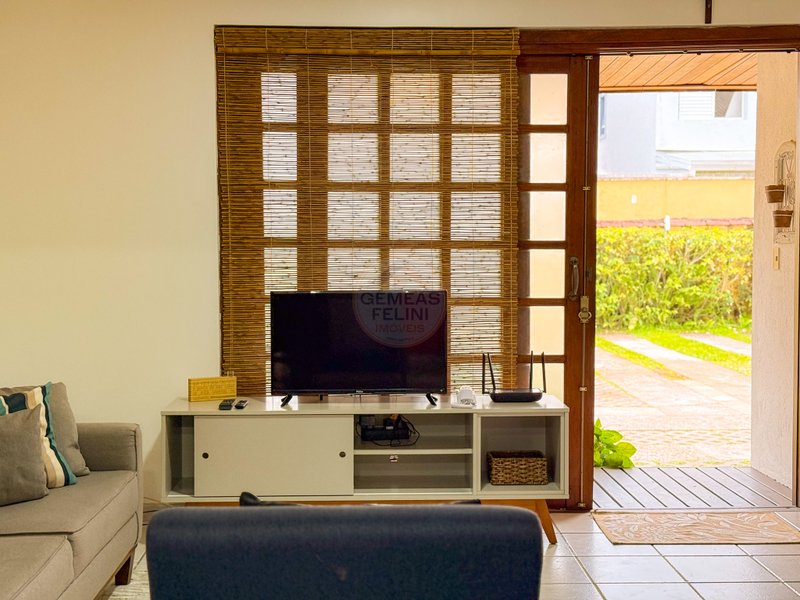 Casa em Condomínio com 2 suítes na Praia de Juquehy - LOCAÇÃO DIÁRIA, ANUAL E VENDA  São Sebastião - 