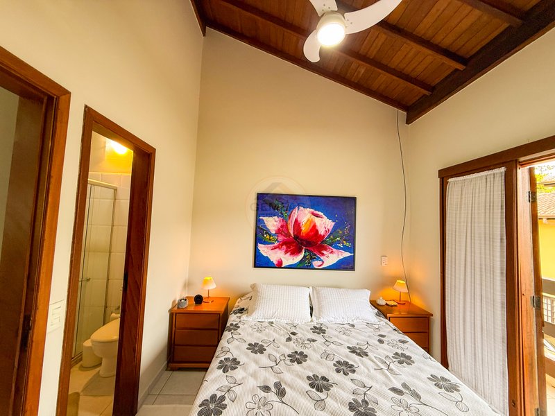 Casa em Condomínio com 2 suítes na Praia de Juquehy - LOCAÇÃO DIÁRIA, ANUAL E VENDA  São Sebastião - 